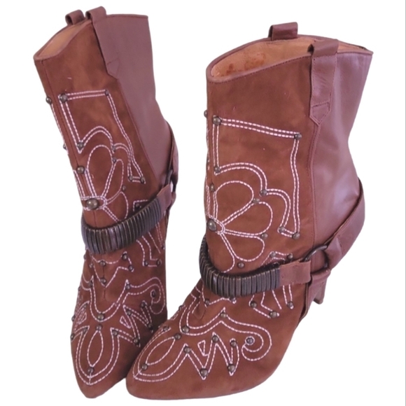 Buffalo London  Countrycare Saddle Tan Leather Suede Studded Stiletto Ankle Boot - Picture 1 of 6